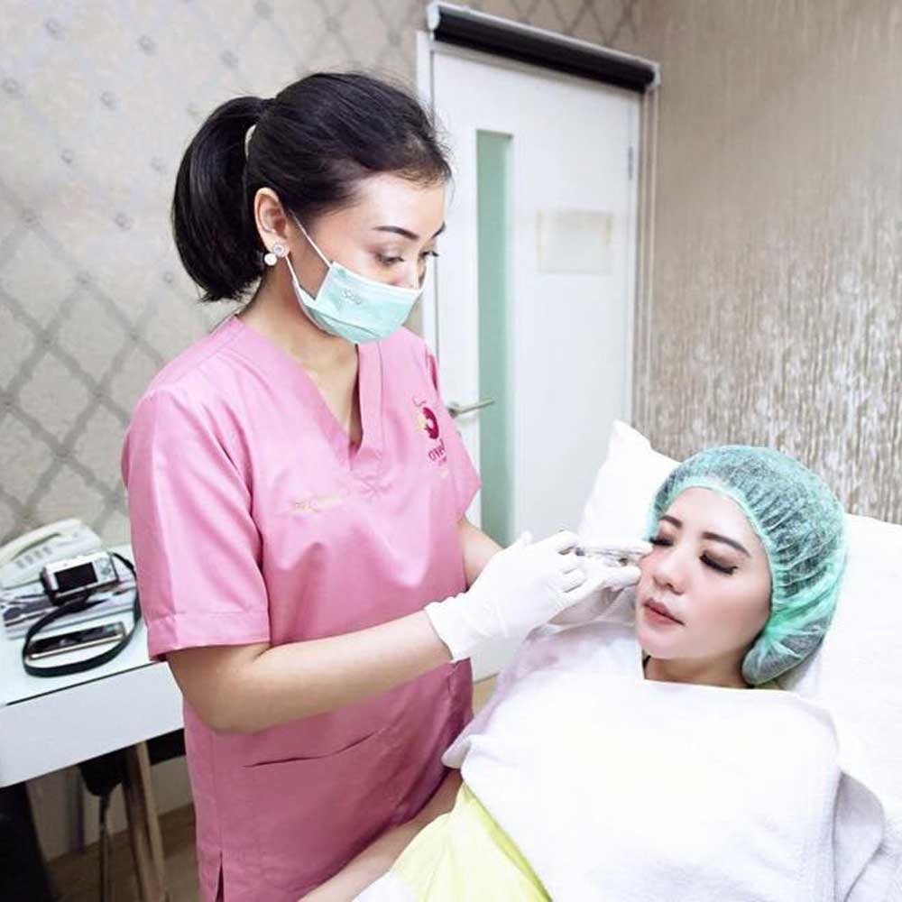 daftar list beauty klinik kecantikan therapist beautician jakarta indonesia terkenal dokter terkenal sertifikasi aman dokter terpercaya kulit wajah jerawat rambut salon treatment layanan services