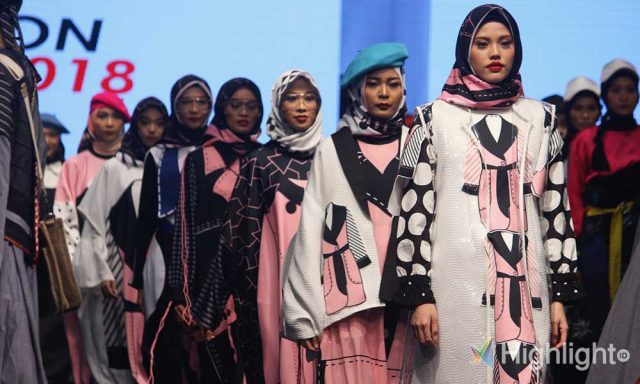 event foto gambar koleksi rancangan desainer fesyen modest wear jogja fashion week 2018 kota yogyakarta merek lokal indonesia berkualitas bagus kece kekinian ngehits keren