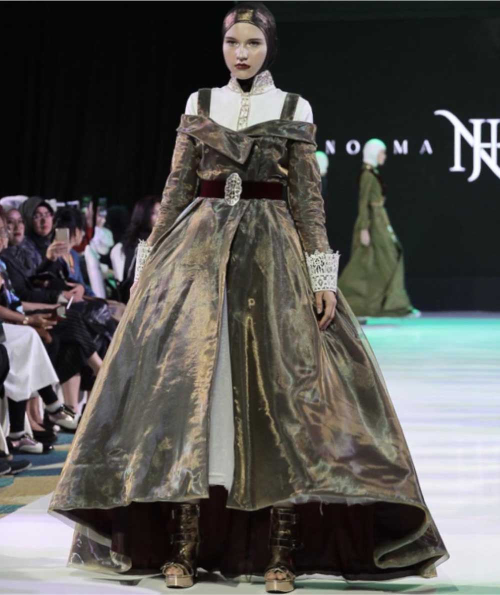 event fashion show terbaru desainer ikatan perancang mode indonesia ipmi jakarta senayan city koleksi model rancangan baju pakaian perkembangan prediksi tahun depan