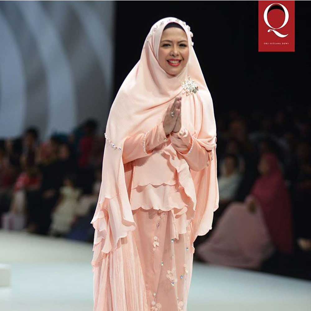 7 Fashion Designer Indonesia Yang Mahir Merancang Pakaian Muslimah