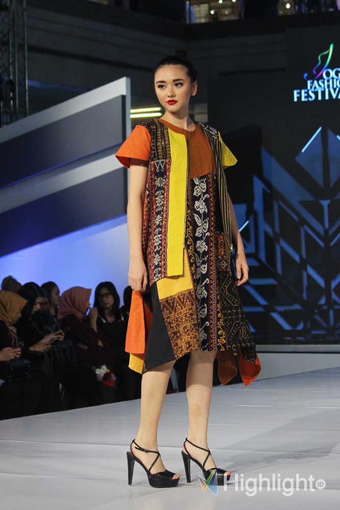 event jogja fashion festival ambarrukmo plaza kota yogyakarta desainer lokal merek indonesia branded model pakaian baju busana terbaru terkini etnik kain
