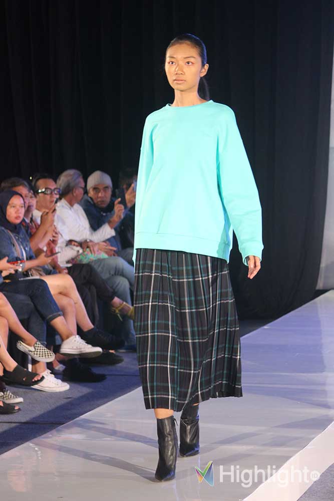 event universitas indonesia ui fashion week 2019 klub mode kuningan city jakarta merek desainer lokal branded model koleksi pakaian rancangan baju