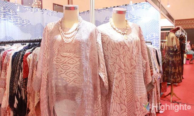 Indocraft 2019 menampilkan beragam produk lokal seperti batik dan aksesori khas Indonesia