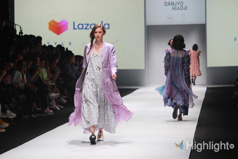 Lazada Style Space menampilkan fashion show di Jakarta Fashion Week 2020