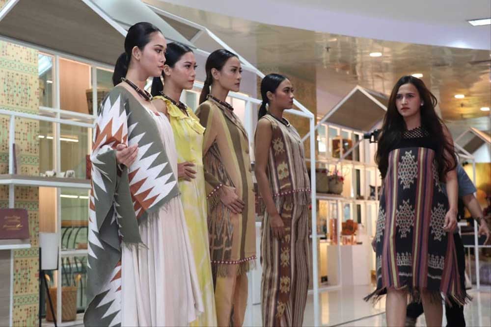 Eco Fashion Week Indonesia (EFWI) 2019 menampilkan sejumlah pameran dan fashion show