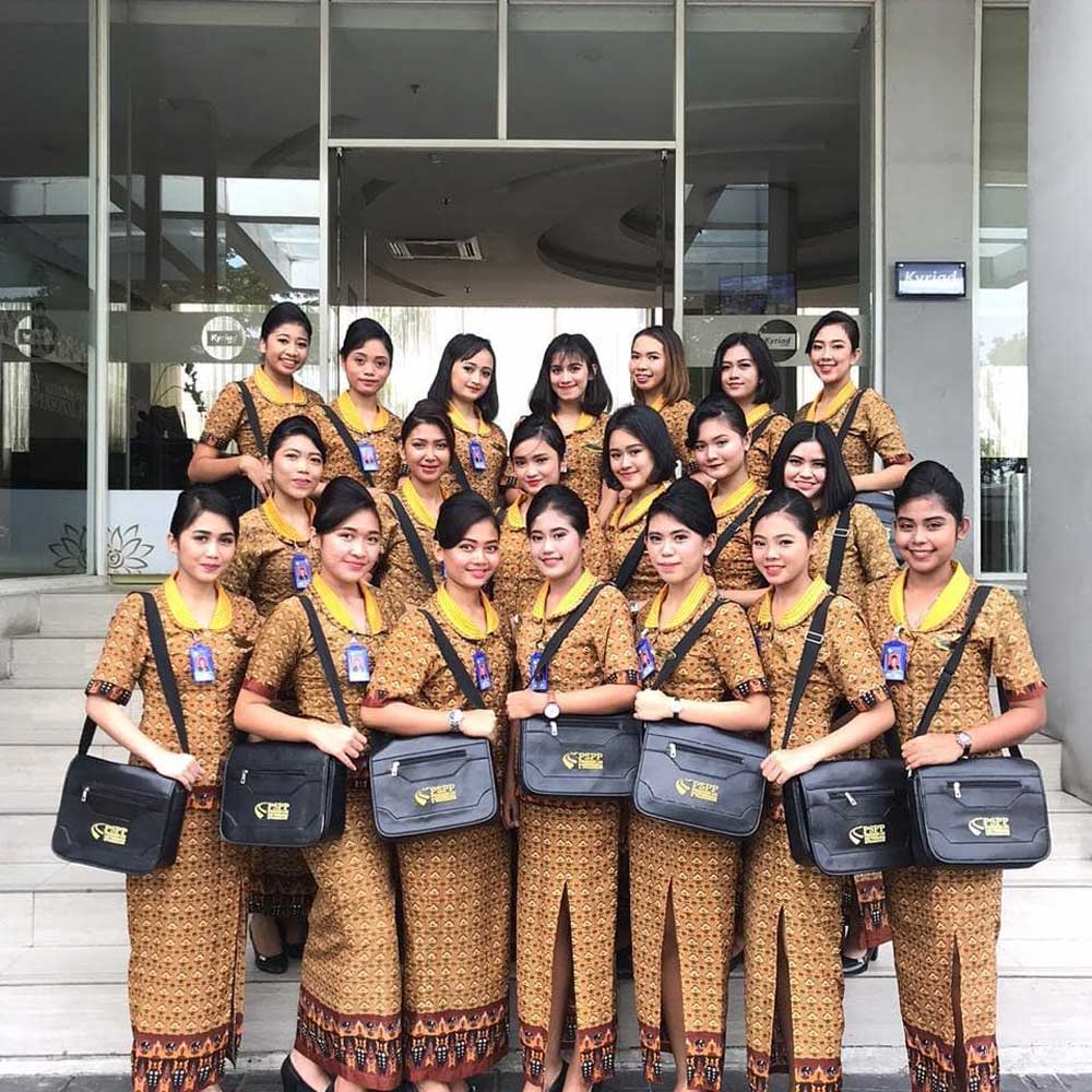5 Sekolah Pramugari dan Staff Penerbangan dengan Masa Studi Singkat -  Highlight.ID