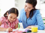 Orang tua memiliki peran yang cukup sentral dalam pelaksanaan belajar dari rumah