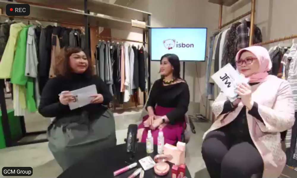 Mustika Ratu menjadi Official Makeup Partner & Hairdo untuk Jakarta Fashion Week (JFW) 2021
