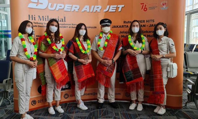 SUPER AIR JET melayani penerbangan dari Jakarta menuju Medan Kualanamu Batam