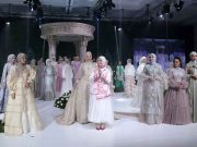 Desainer modest muslimah Ayu Dyah Andari fashion show koleksi busana terbaru