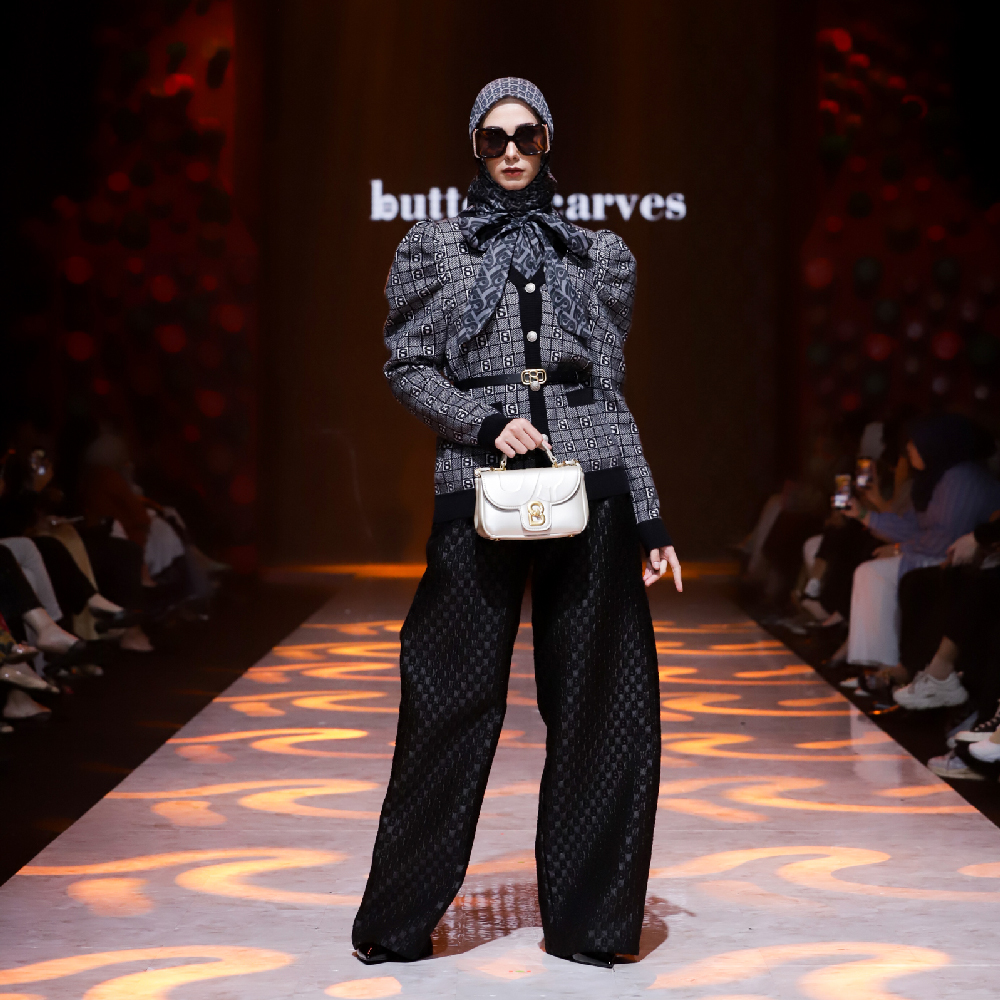 Buttonscarves koleksi The Dream Capsules Muslim Fashion Festival+ model desain terbaru
